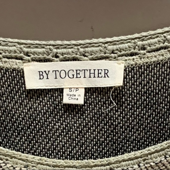 By Together Tan Frayed Edge Scooped Neck Sweater Oversized Sz S - Picture 8 of 8